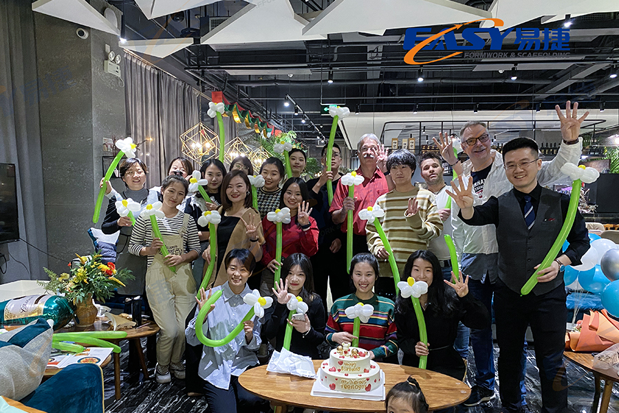 งานฉลองครบรอบนั่งร้านเทียนจินอีซี่